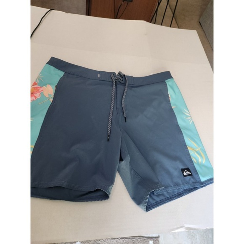 Quiksilver Mens Highline Boardshorts Floral Blue‎ Swim Trunks Size 38
